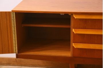 北欧家具　オーク材　Stonehill(ストーンヒル)製のサイドボード(サイドキャビネット)