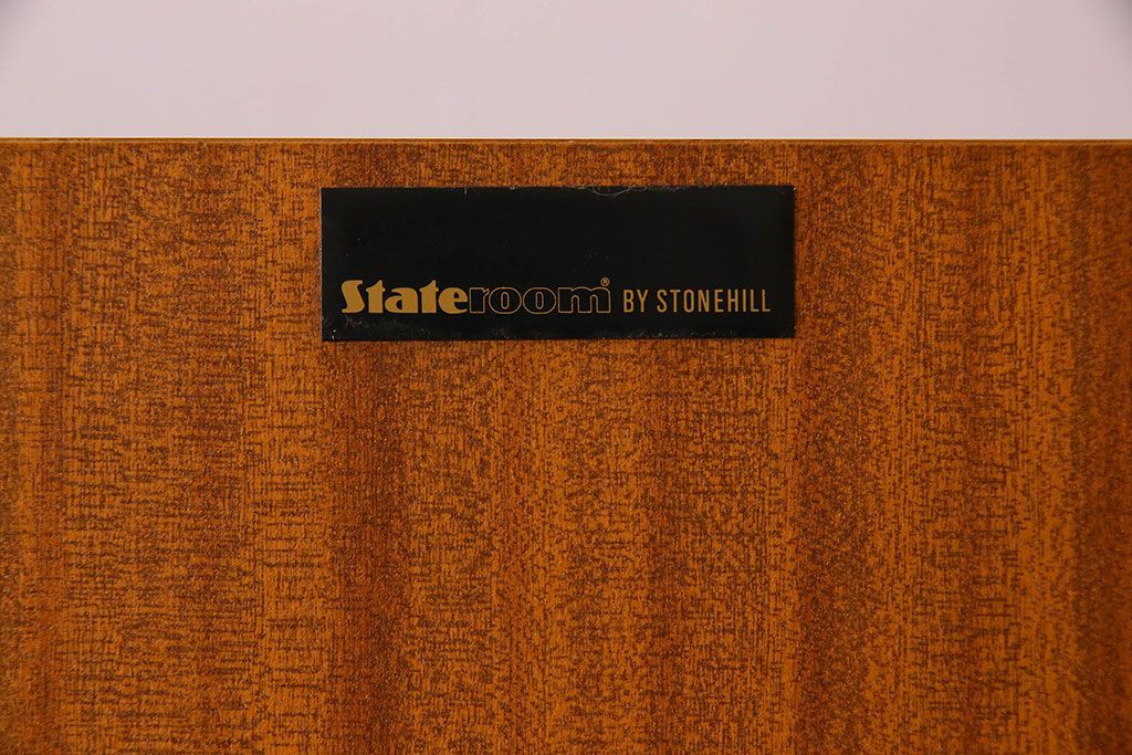 北欧家具　オーク材　Stonehill(ストーンヒル)製のサイドボード(サイドキャビネット)