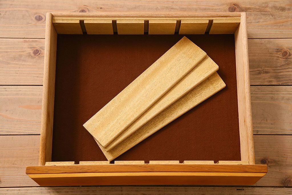 北欧家具　オーク材　Stonehill(ストーンヒル)製のサイドボード(サイドキャビネット)