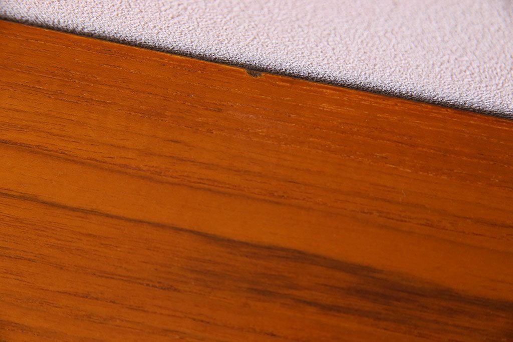 北欧家具　オーク材　Stonehill(ストーンヒル)製のサイドボード(サイドキャビネット)