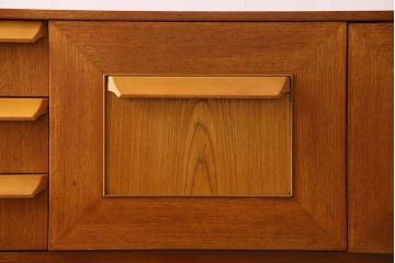 北欧家具　オーク材　Stonehill(ストーンヒル)製のサイドボード(サイドキャビネット)