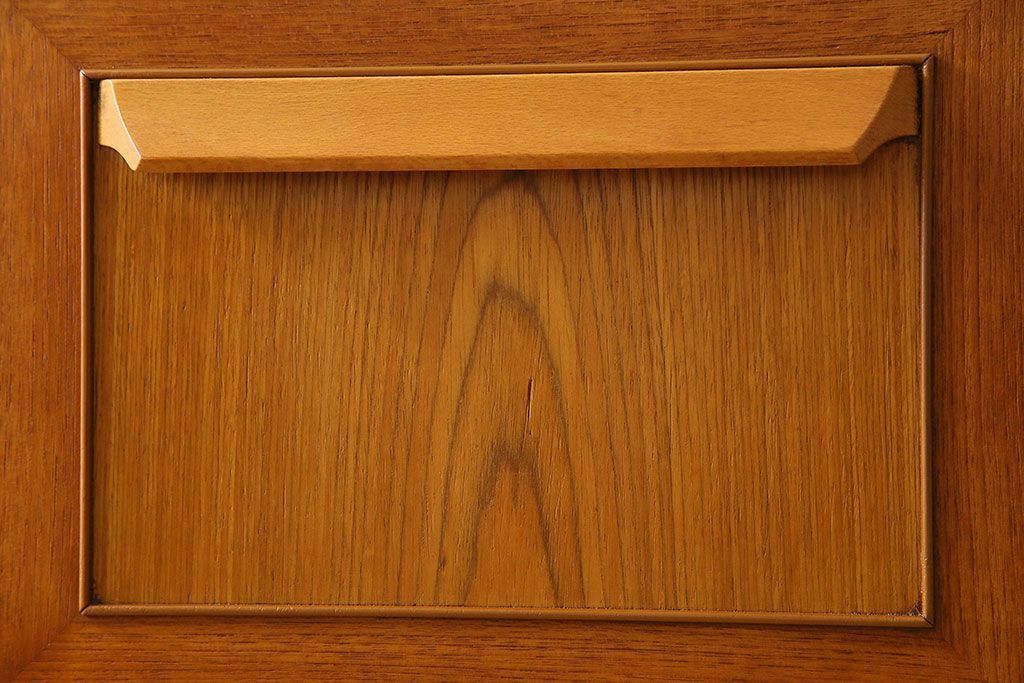 北欧家具　オーク材　Stonehill(ストーンヒル)製のサイドボード(サイドキャビネット)