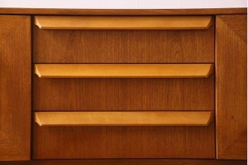 北欧家具　オーク材　Stonehill(ストーンヒル)製のサイドボード(サイドキャビネット)