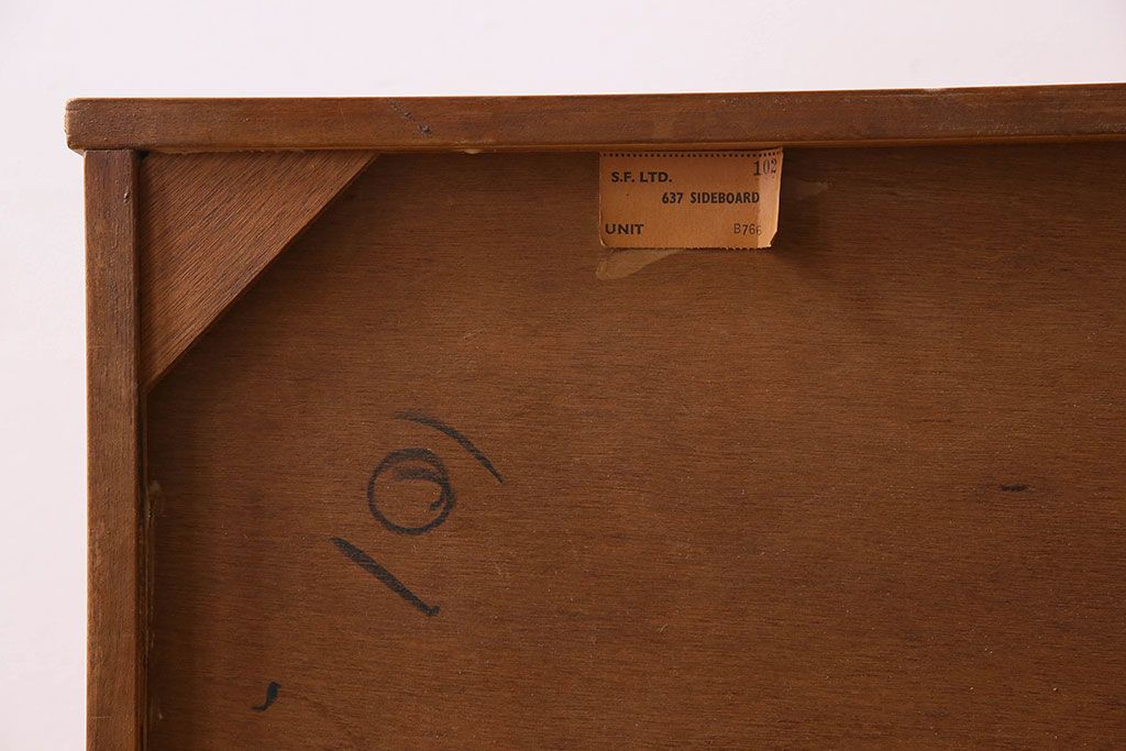 北欧家具　オーク材　Stonehill(ストーンヒル)製のサイドボード(サイドキャビネット)