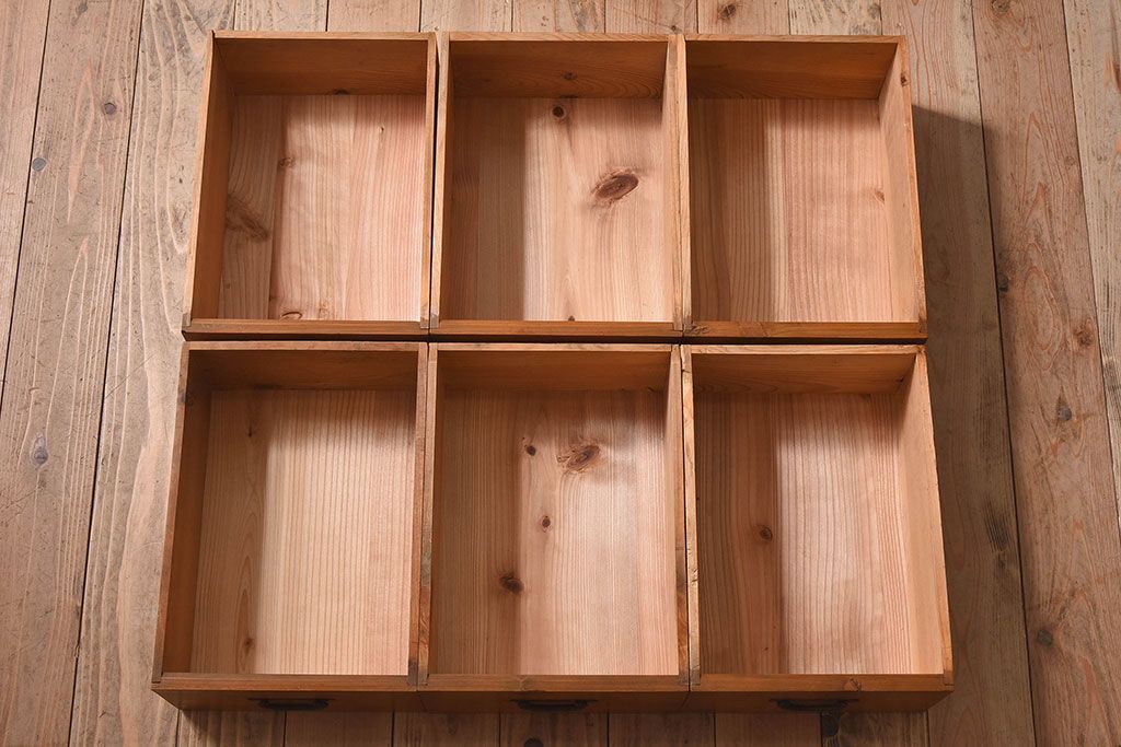 アンティーク家具　和製アンティーク　檜材製12杯引き出し(ドロワー、チェスト)(2)