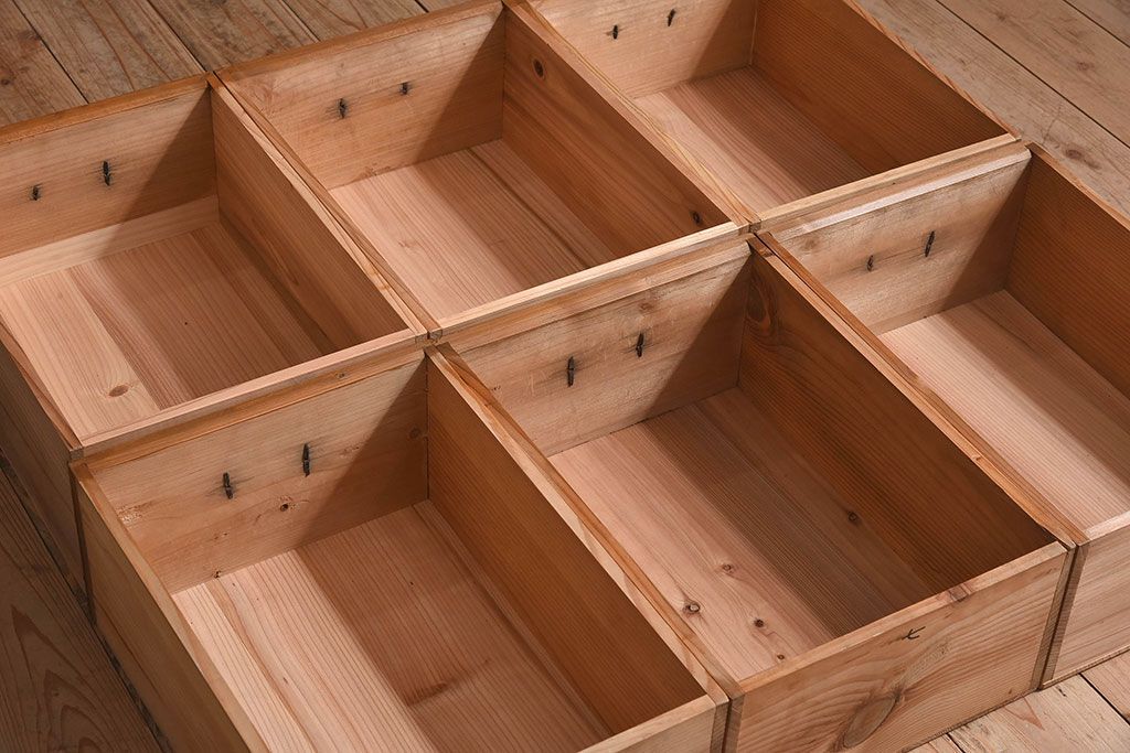 アンティーク家具　和製アンティーク　檜材製12杯引き出し(ドロワー、チェスト)(2)