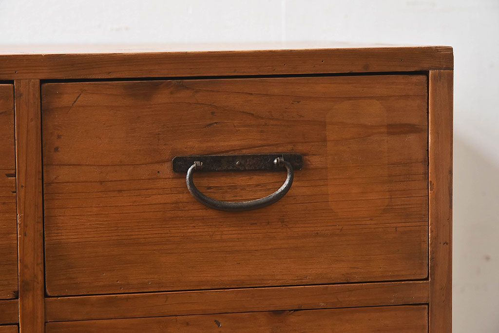 アンティーク家具　和製アンティーク　檜材製12杯引き出し(ドロワー、チェスト)(2)