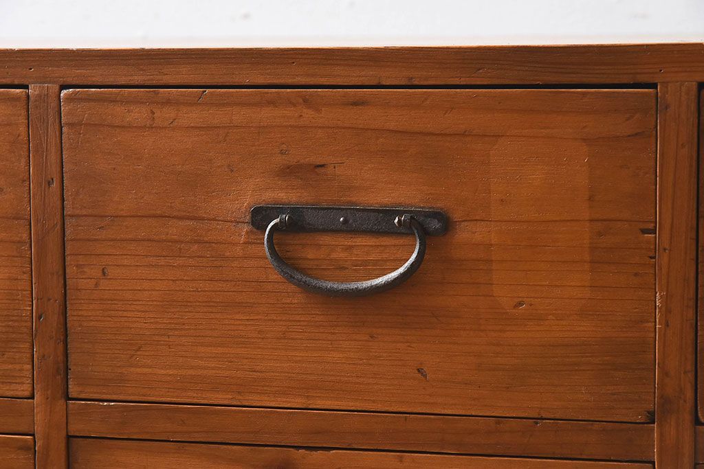 アンティーク家具　和製アンティーク　檜材製12杯引き出し(ドロワー、チェスト)(2)