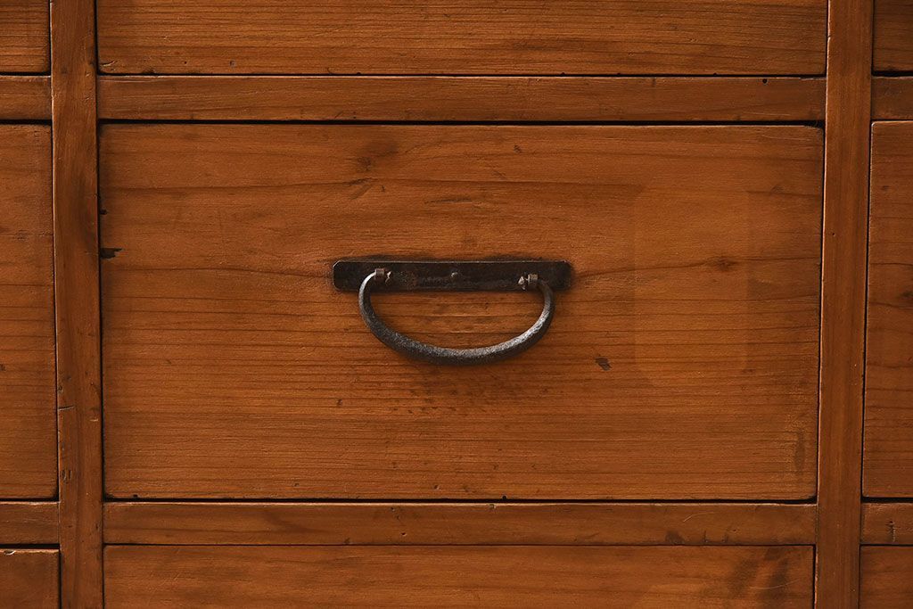 アンティーク家具　和製アンティーク　檜材製12杯引き出し(ドロワー、チェスト)(2)