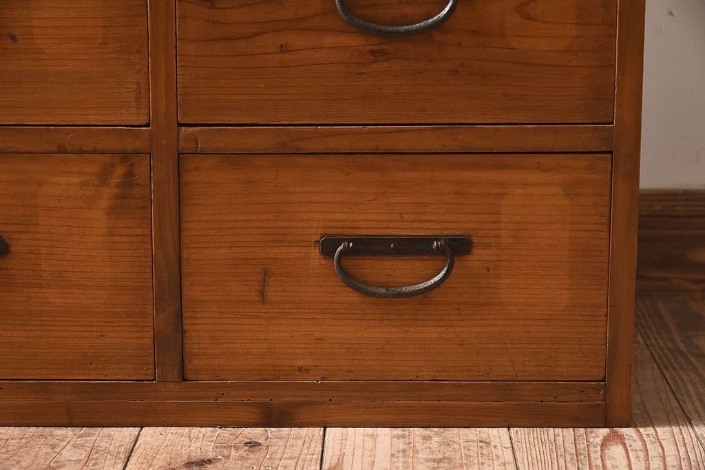 アンティーク家具　和製アンティーク　檜材製12杯引き出し(ドロワー、チェスト)(2)