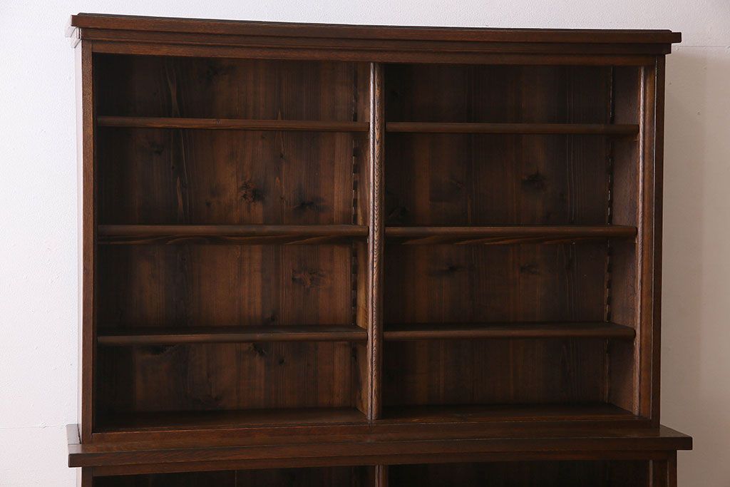 アンティーク家具　ナラ材製　大正ロマン　上質なデザインの収納棚(戸棚)