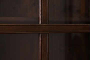 アンティーク家具　ナラ材製　大正ロマン　上質なデザインの収納棚(戸棚)