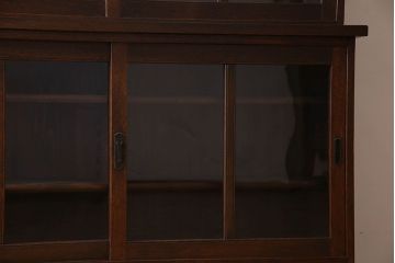 アンティーク家具　ナラ材製　大正ロマン　上質なデザインの収納棚(戸棚)