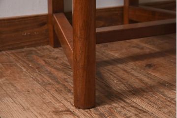 アンティーク家具　イギリスアンティーク　珍しいデザインのクッションチェア(椅子)(2)