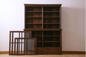 【U様ご成約済】ナラ材製　大正ロマン　上質なデザインの収納棚(戸棚)(2)