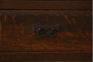 【U様ご成約済】ナラ材製　大正ロマン　上質なデザインの収納棚(戸棚)(2)