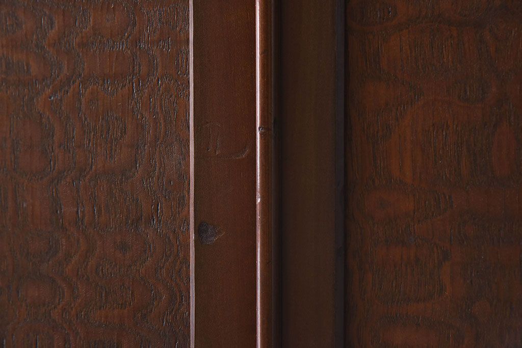 【S様ご成約済み】カバ・タモ材製　モダンなデザインが印象的なアンティーク本箱(ブックケース)