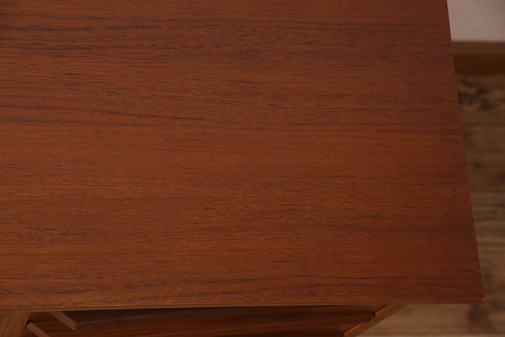 北欧家具　チーク材製　スタイリッシュなデザインの両袖机