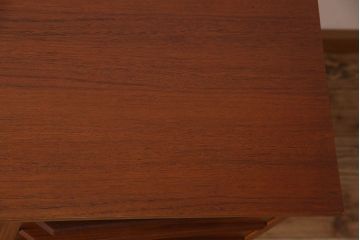 北欧家具　チーク材製　スタイリッシュなデザインの両袖机