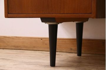 北欧家具　チーク材製　スタイリッシュなデザインの両袖机