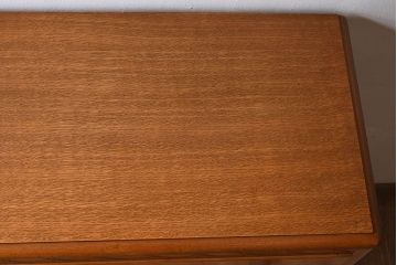 ヴィンテージ家具　イギリスビンテージ　オーク材製　小振りなチェスト(引き出し)