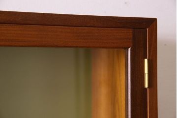アンティーク家具　G-PLAN(ジープラン)　チーク材　スタイリッシュなデザインのキャビネット