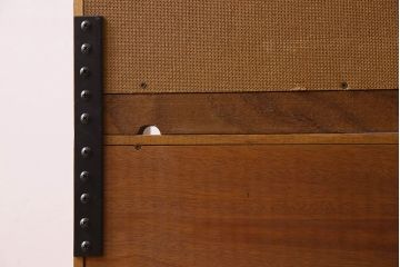 アンティーク家具　G-PLAN(ジープラン)　チーク材　スタイリッシュなデザインのキャビネット