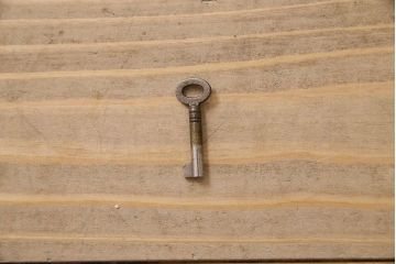 アンティーク家具　G-PLAN(ジープラン)　チーク材　スタイリッシュなデザインのキャビネット