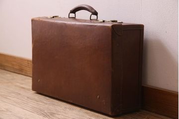 アンティーク雑貨　和製アンティーク　本革の鍵付きトランク