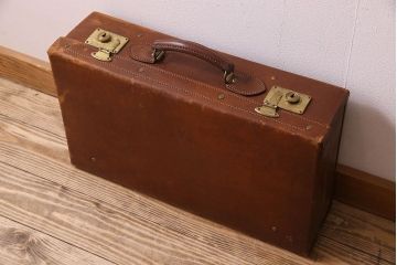 アンティーク雑貨　和製アンティーク　本革の鍵付きトランク