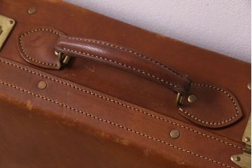 アンティーク雑貨　和製アンティーク　本革の鍵付きトランク