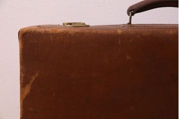 アンティーク雑貨　和製アンティーク　本革の鍵付きトランク