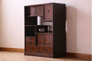 アンティーク家具　和製アンティーク　高級品　三方桑材の茶箪笥(茶棚、飾り棚、陳列棚)