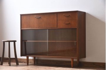 アンティーク家具　AVALON製　チーク材　引き出し付きガラスキャビネット(サイドボード)