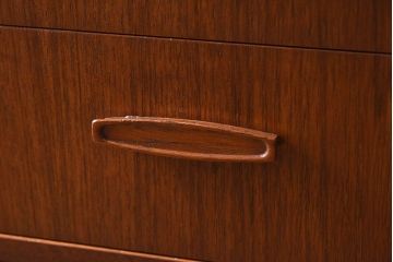 アンティーク家具　AVALON製　チーク材　引き出し付きガラスキャビネット(サイドボード)