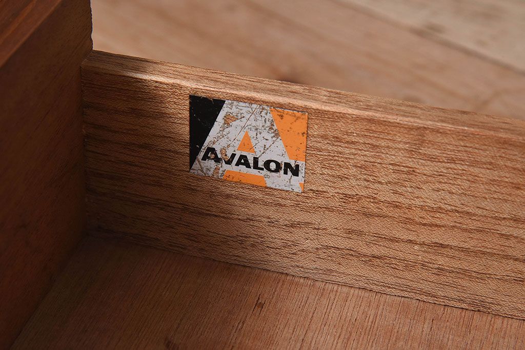 アンティーク家具　AVALON製　チーク材　引き出し付きガラスキャビネット(サイドボード)