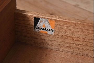 アンティーク家具　AVALON製　チーク材　引き出し付きガラスキャビネット(サイドボード)