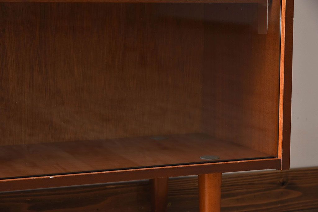 アンティーク家具　AVALON製　チーク材　引き出し付きガラスキャビネット(サイドボード)