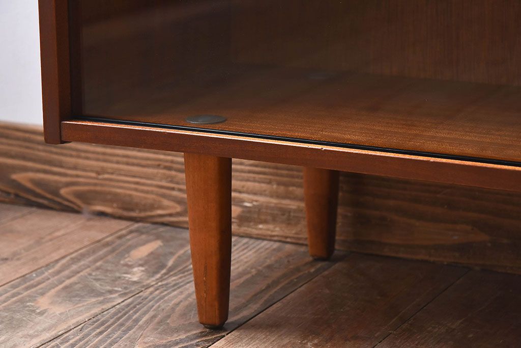 アンティーク家具　AVALON製　チーク材　引き出し付きガラスキャビネット(サイドボード)