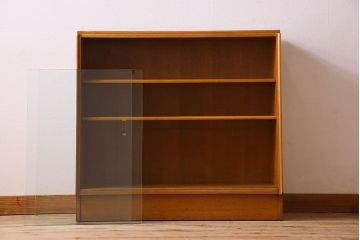 ヴィンテージ家具　北欧ビンテージ　G-PLAN(ジープラン) オーク材製の飾り棚(収納棚、戸棚)