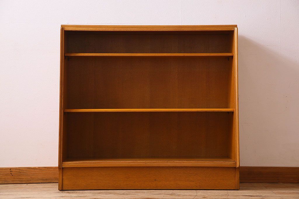 ヴィンテージ家具　北欧ビンテージ　G-PLAN(ジープラン) オーク材製の飾り棚(収納棚、戸棚)