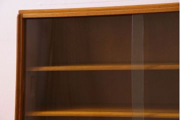 ヴィンテージ家具　北欧ビンテージ　G-PLAN(ジープラン) オーク材製の飾り棚(収納棚、戸棚)