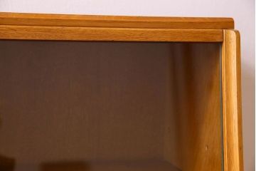 ヴィンテージ家具　北欧ビンテージ　G-PLAN(ジープラン) オーク材製の飾り棚(収納棚、戸棚)