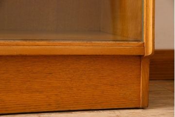ヴィンテージ家具　北欧ビンテージ　G-PLAN(ジープラン) オーク材製の飾り棚(収納棚、戸棚)