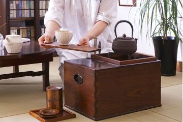 アンティーク雑貨　和製アンティーク　高級品!桑材製の上品な長火鉢