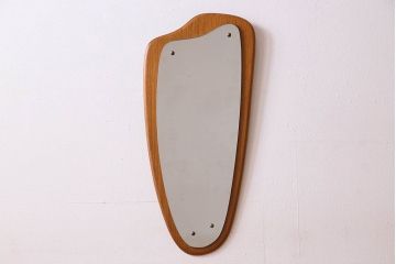 アンティーク雑貨　北欧家具　チーク材製　個性的なデザインの壁掛けミラー(鏡)(1)