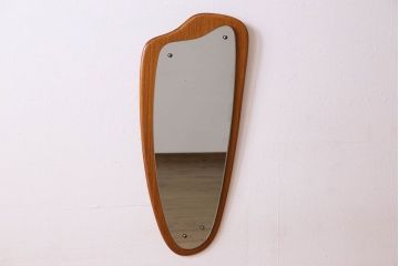 アンティーク雑貨　北欧家具　チーク材製　個性的なデザインの壁掛けミラー(鏡)(1)