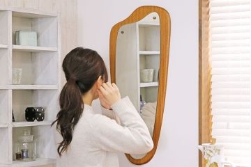 アンティーク雑貨　北欧家具　チーク材製　個性的なデザインの壁掛けミラー(鏡)(2)