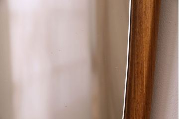 アンティーク雑貨　北欧家具　チーク材製　個性的なデザインの壁掛けミラー(鏡)(2)