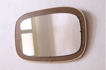 アンティーク雑貨　北欧家具　ウォールナット材製　珍しいデザインの壁掛けミラー(鏡)